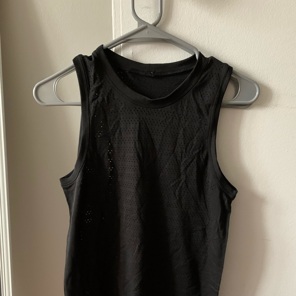 Black lululemon workout tank, size 4
